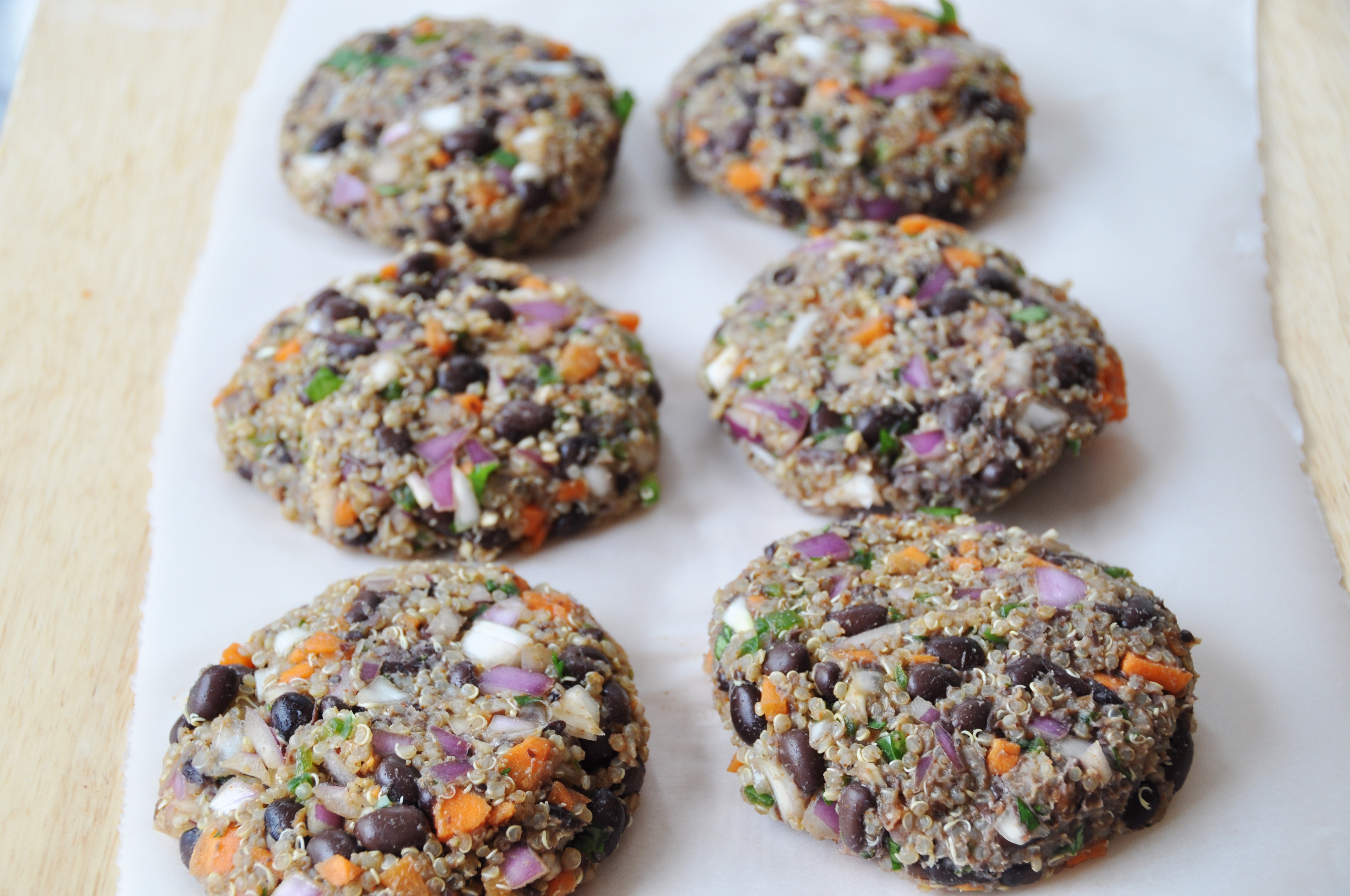 Vegan Spicy Black Bean Quinoa Burger Veganosity