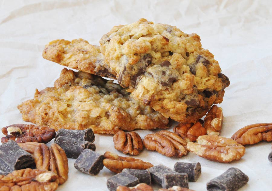 Vegan-Chocolate-Pecan-Oatmeal-Cookies