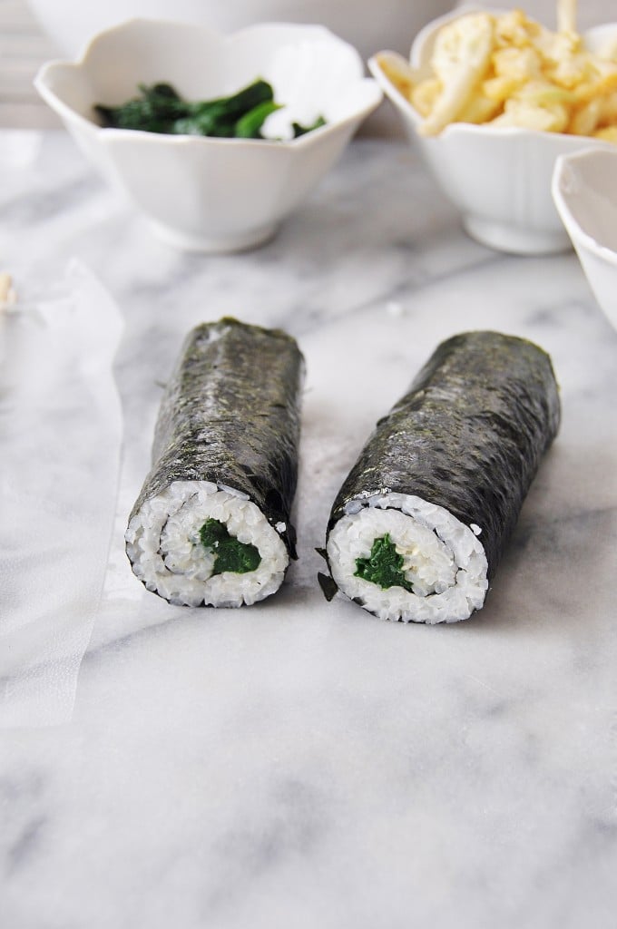 How to Make Vegetable Sushi Rolls - Veganosity