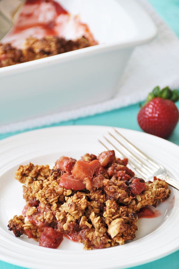 Vegan Gluten-Free Strawberry Rhubarb Crumble