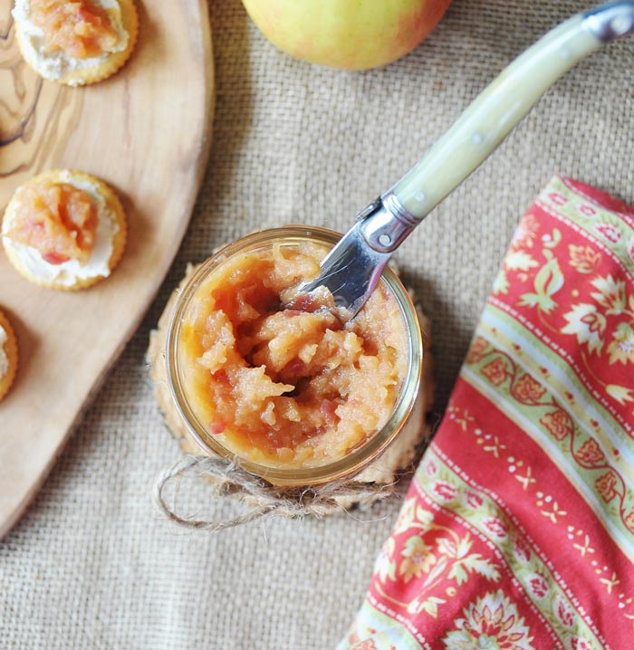 Curried Apple Relish. This slightly sweet and very savory relish recipe is vegan and gluten-free. It's so delicious on vegan cheese and crackers, or in a sandwich, salad, or on top of your favorite lentil loaf. This is definitely a CROWD FAVORITE! www.veganosity.com