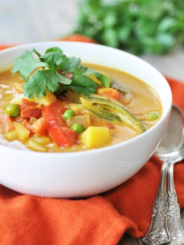 Homemade-Yellow-Curry-Potato-Soup
