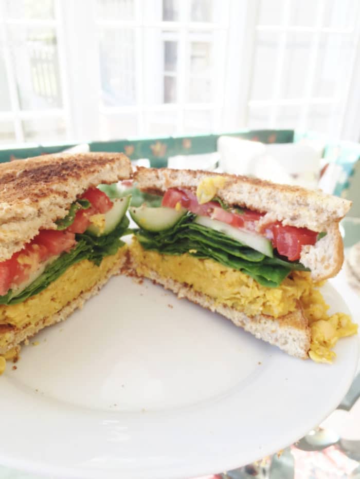 What I Eat on a Vegan Diet to Train for a Marathon! Check out what I eat in a day to keep my body healthy and strong while I train for a marathon. www.veganosity.com