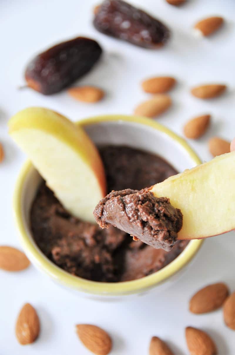Homemade Salted Chocolate Roasted Almond Butter! Only four ingredients in this easy and delicious recipe! www.veganosity.com