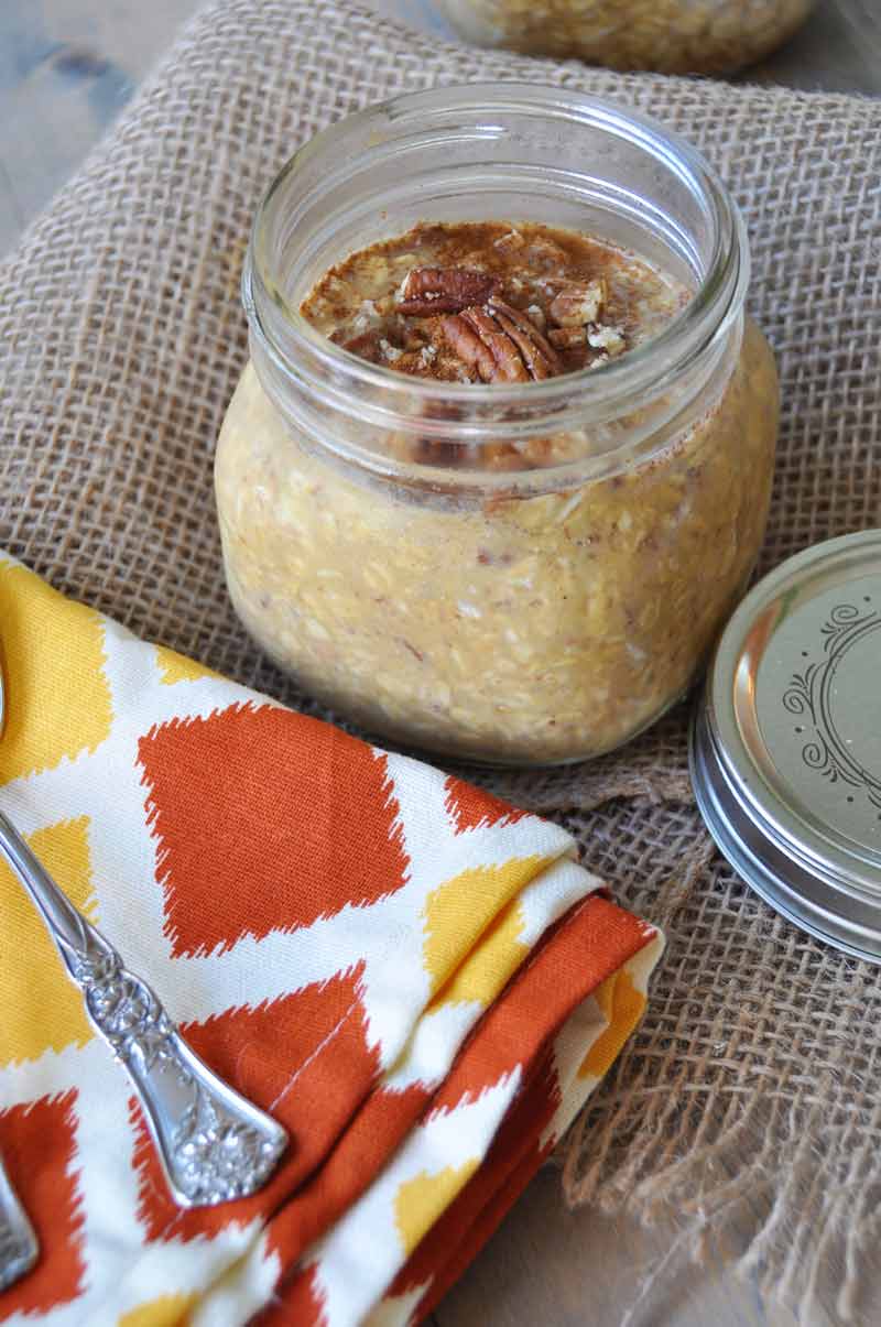 Easy, vegan, gluten-free pumpkin pie overnight oats! It's like having dessert for breakfast! www.veganosity.com