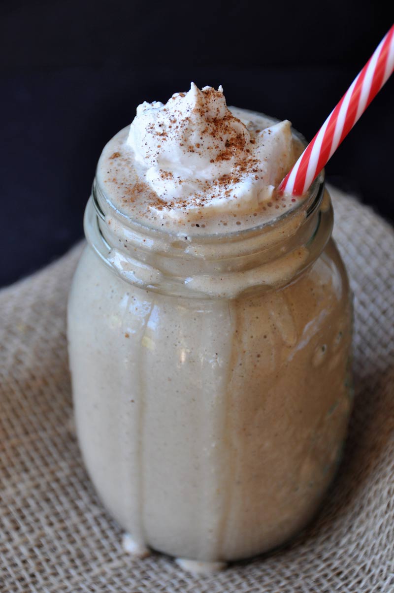 A healthy holiday smoothie recipe that will make you feel good! www.veganosity.com