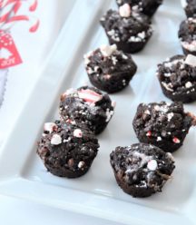 Vegan dark chocolate and peppermint brownie bites recipe! The perfect holiday treat! www.veganosity.com