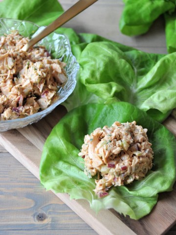The texture of jackfruit is so much like tuna. This vegan "tuna" salad is healthy, dairy-free, meat-free, and delicious!