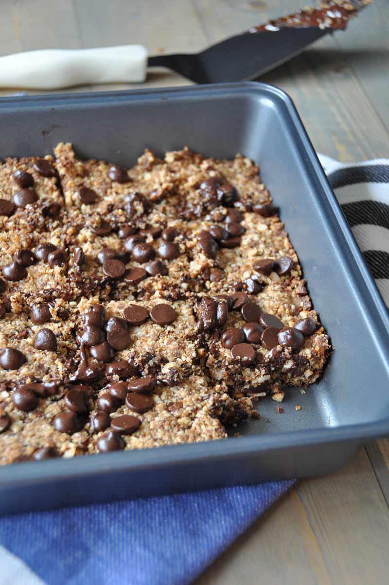 Vegan and Gluten-free protein breakfast bars. Homemade with peanut butter, hemp seeds, quinoa, and other healthy ingredients.