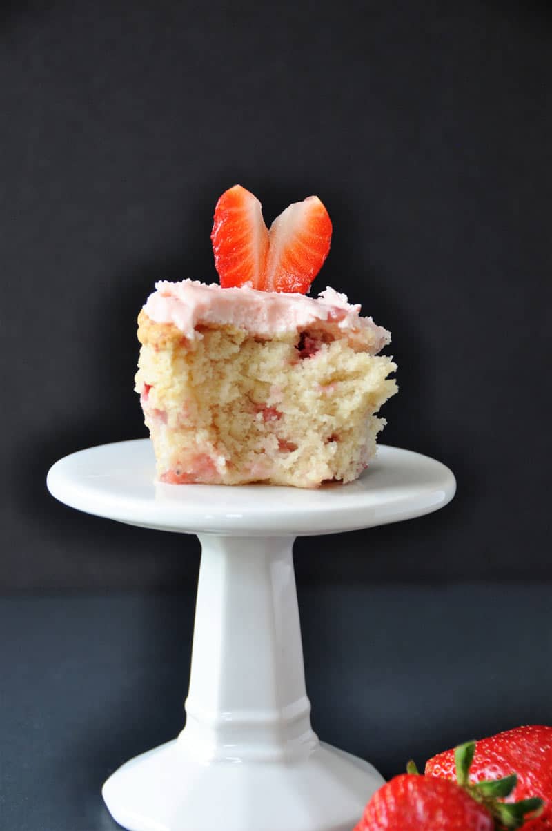Light and fluffy vegan strawberry cupcakes. Made with fresh strawberries!