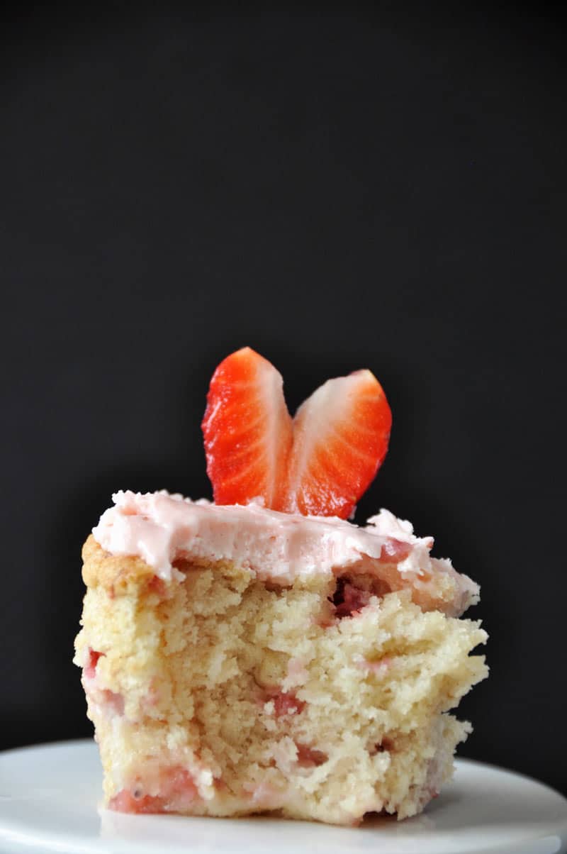 Vegan cupcakes made with fresh strawberries and strawberry frosting. 