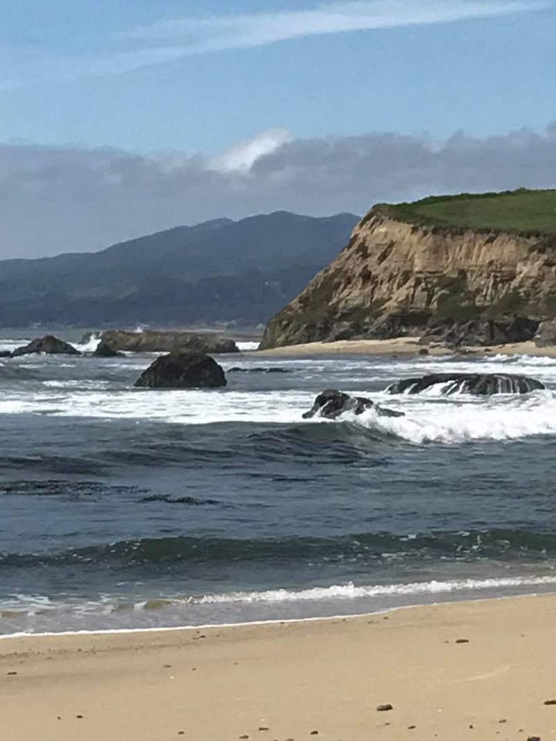 The cliffs and ocean of Half Moon Bay, CA