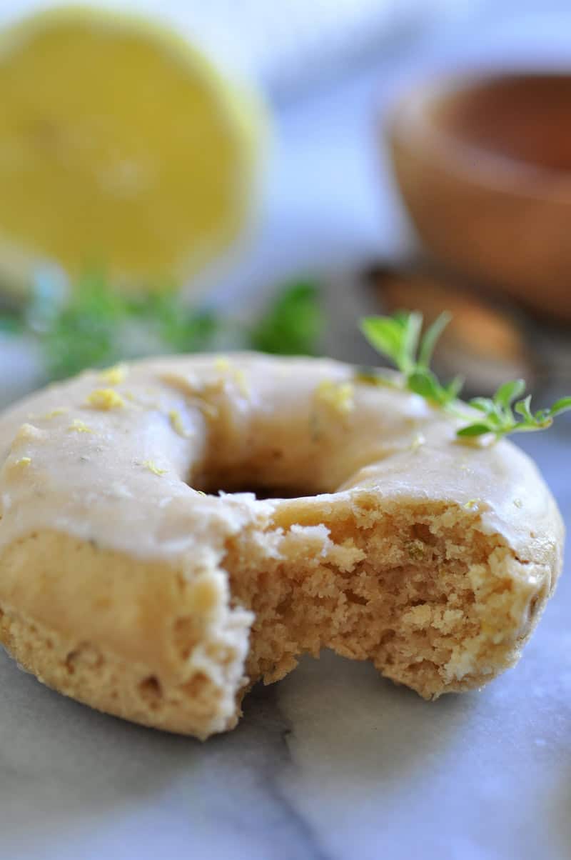 Baked lemon & thyme doughnuts! The perfect vegan breakfast treat.