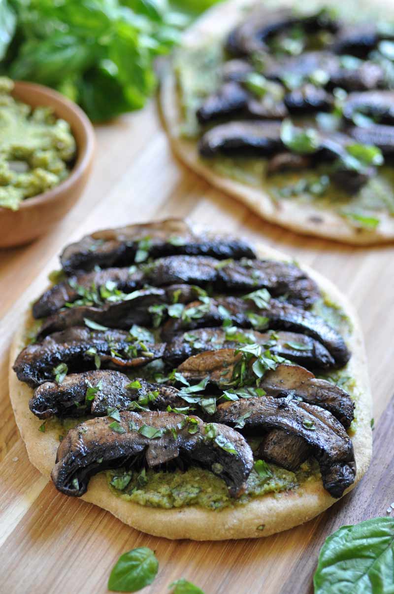 A quick and easy vegan pesto & Portobello mushroom flatbread. The perfect dinner or appetizer.