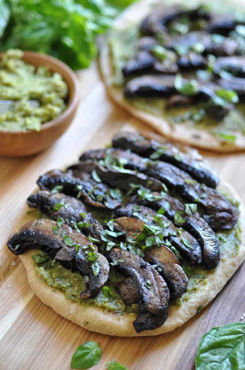 Vegan pesto & Portobello flatbread! A quick and easy dinner idea.