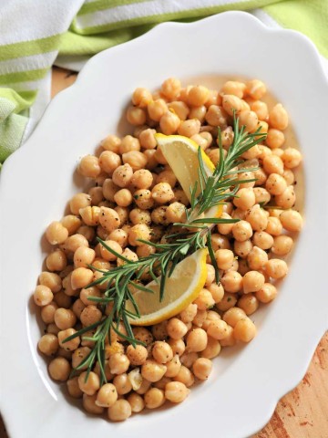 Homemade chickpeas infused with rosemary and lemon! A delicious meal or side dish.