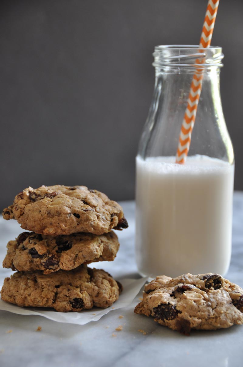 Soft vegan oatmeal raisin cookies. Gluten and refined sugar-free!