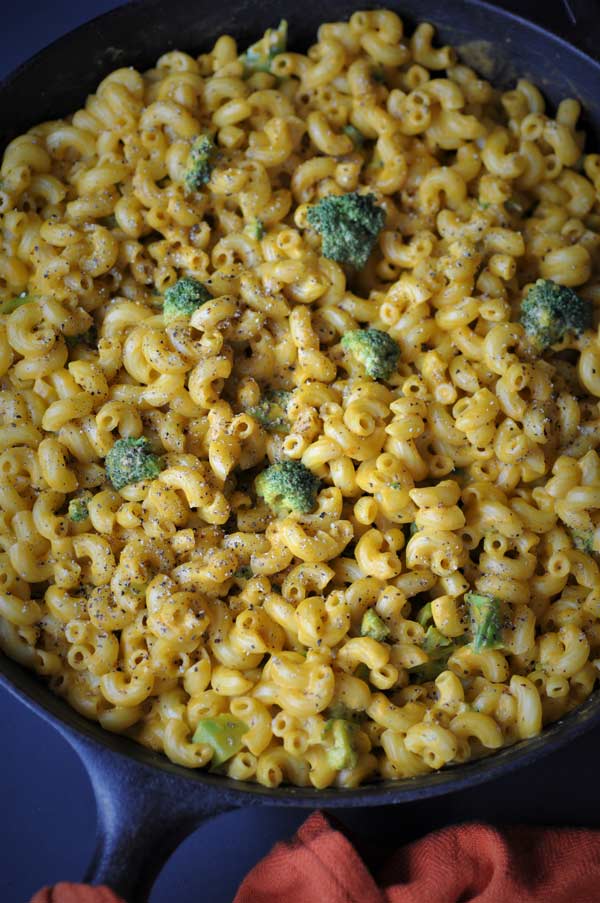 Black Pepper Cheesy Mac And Broccoli -