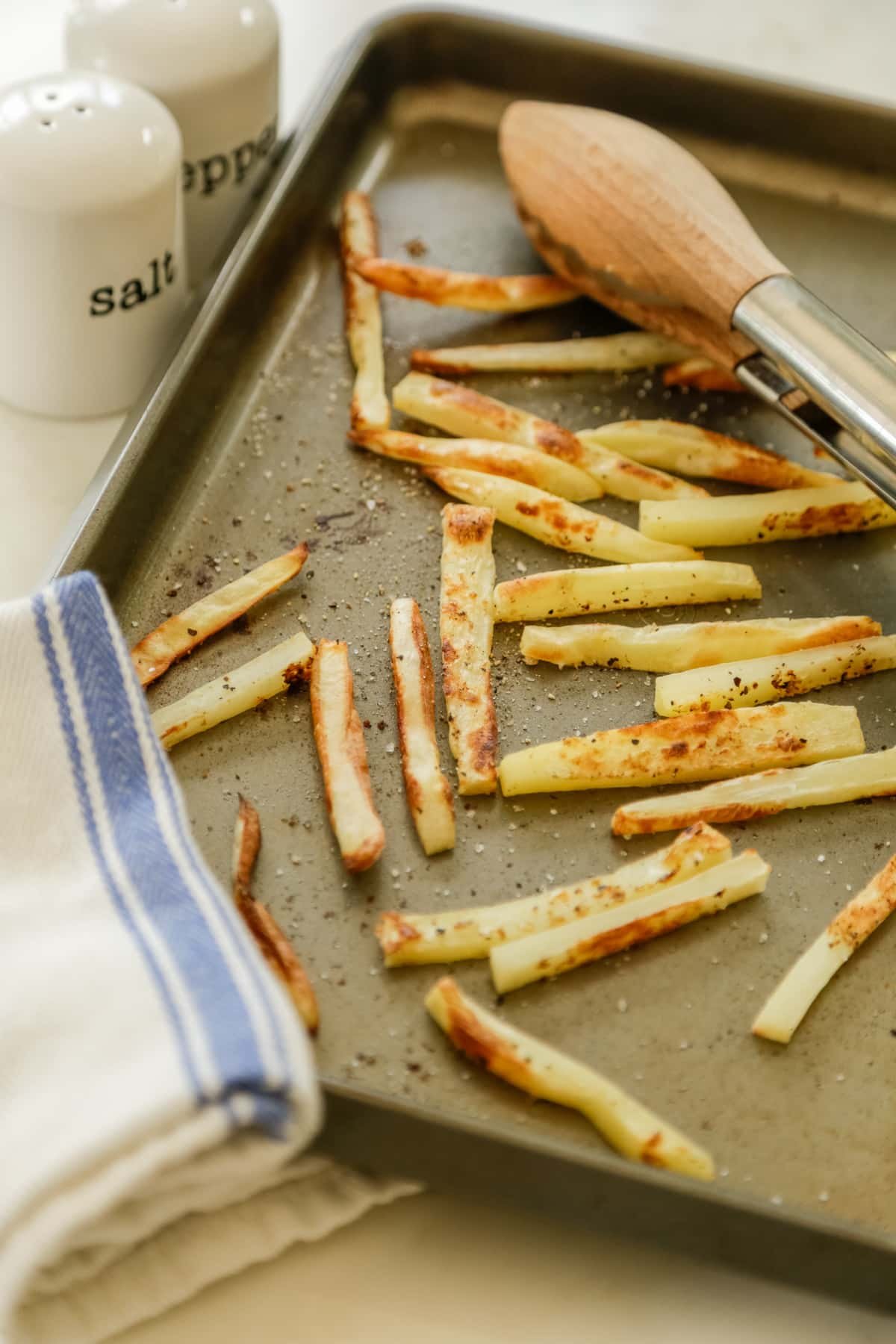 https://www.veganosity.com/wp-content/uploads/2023/07/Oil-Free-Fries-3.jpg